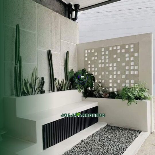 Taman Rumah Bergaya Industrial